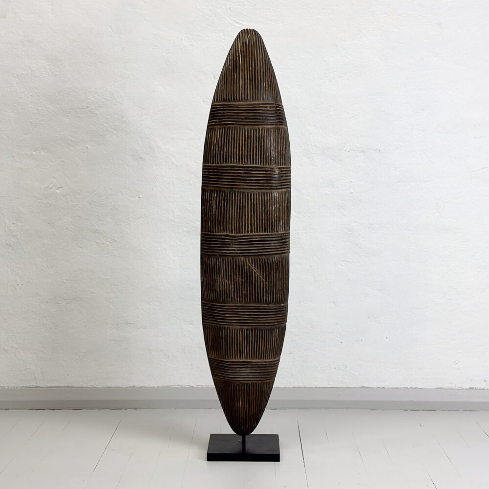 Large Oblong Sheild, Cameroon: 320x200x1300mm_AFR11495B.1