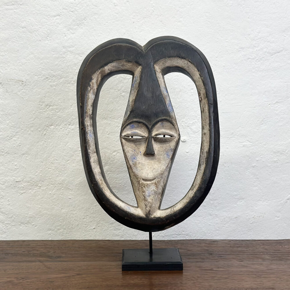 Kwele Mask, Gabon: 300x130x490mm_AFR11651A.1