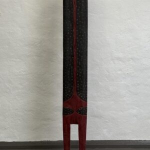 Cameroon Shield on legs_200x200x1560mmH