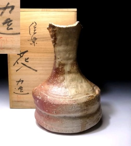 Japanese Shigaraki Ware Vase by Chikara Mizugaki _ Famous Potter, H220mm, with signed box, RF29