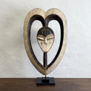 AFR11802 - Carved Kwele Mask - W34xD16xH62cm - Gabon